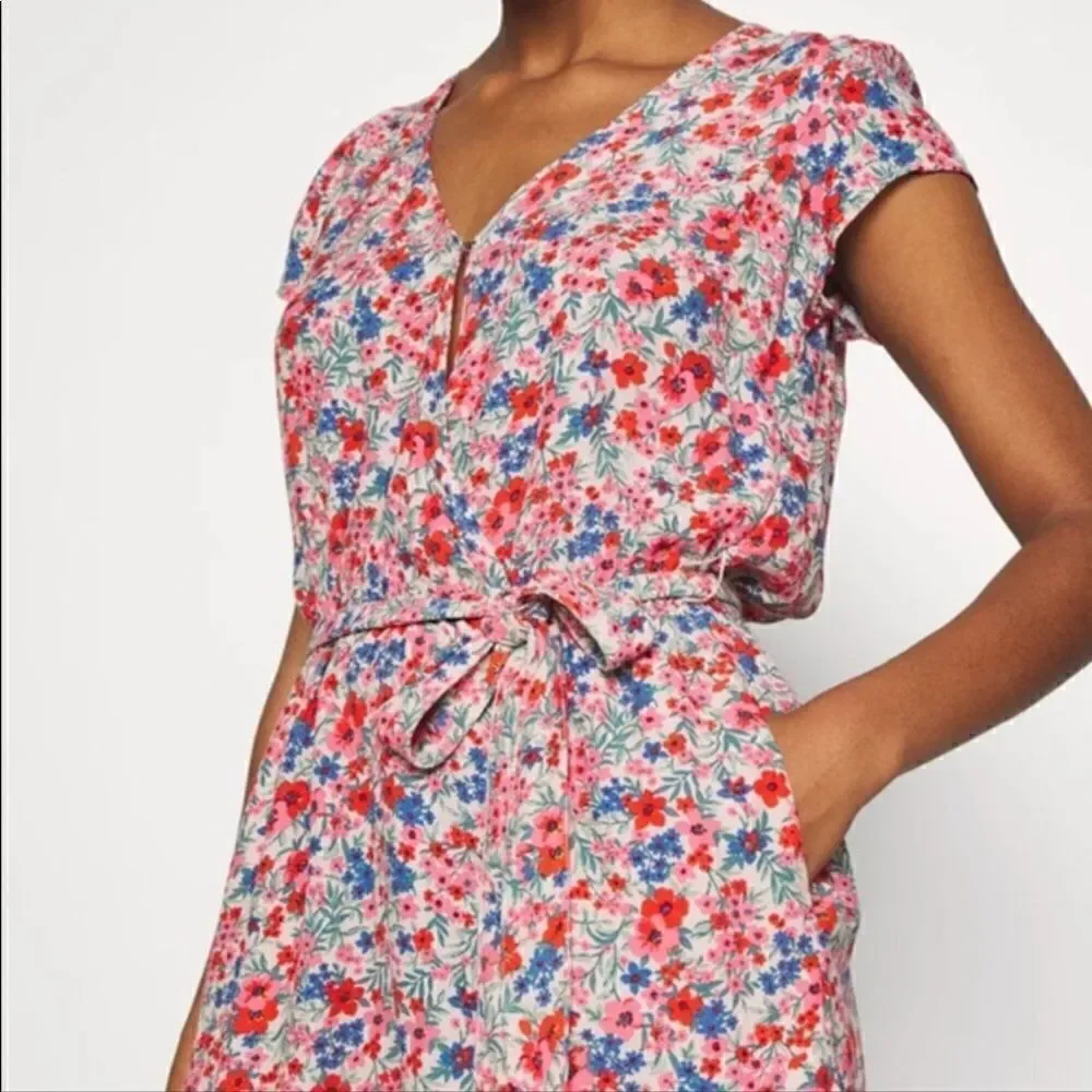 American Eagle XS floral romper shorts jumper